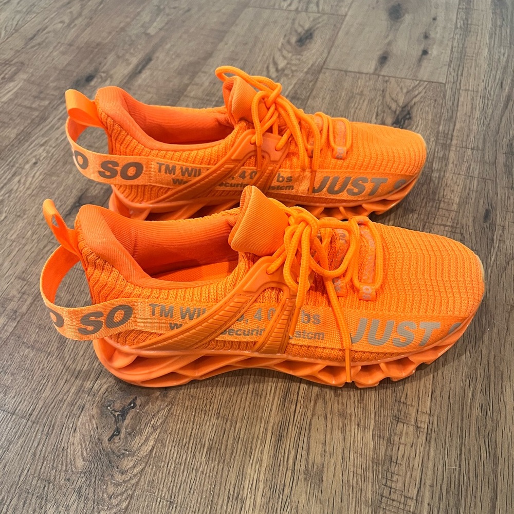 Women’s 6 Sneaker